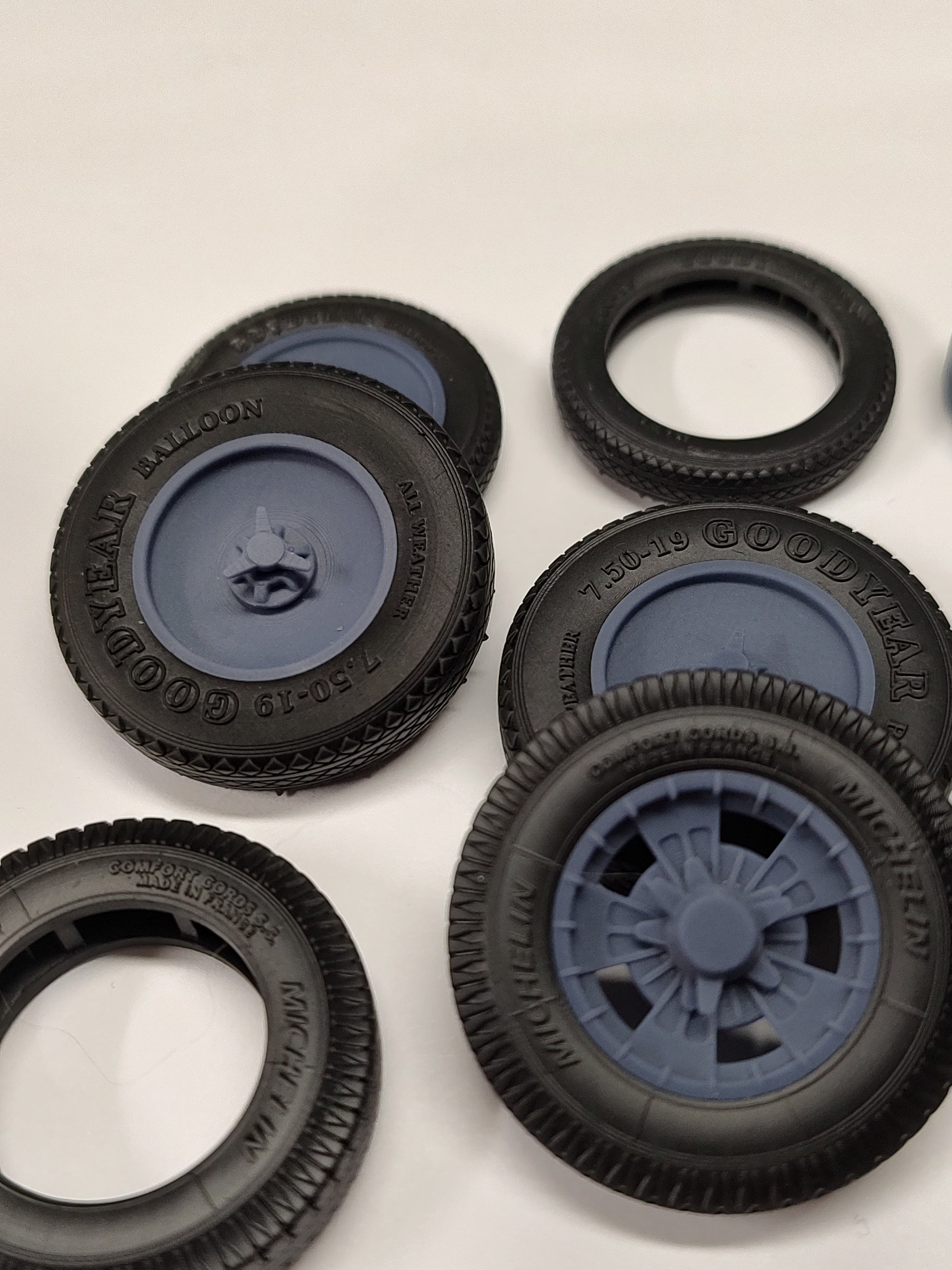 1/25 Scale Wheels and Tires