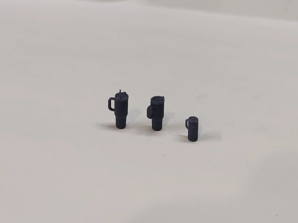 Cups and Mug - 1/25 Scale Diorama, Garage and Tools