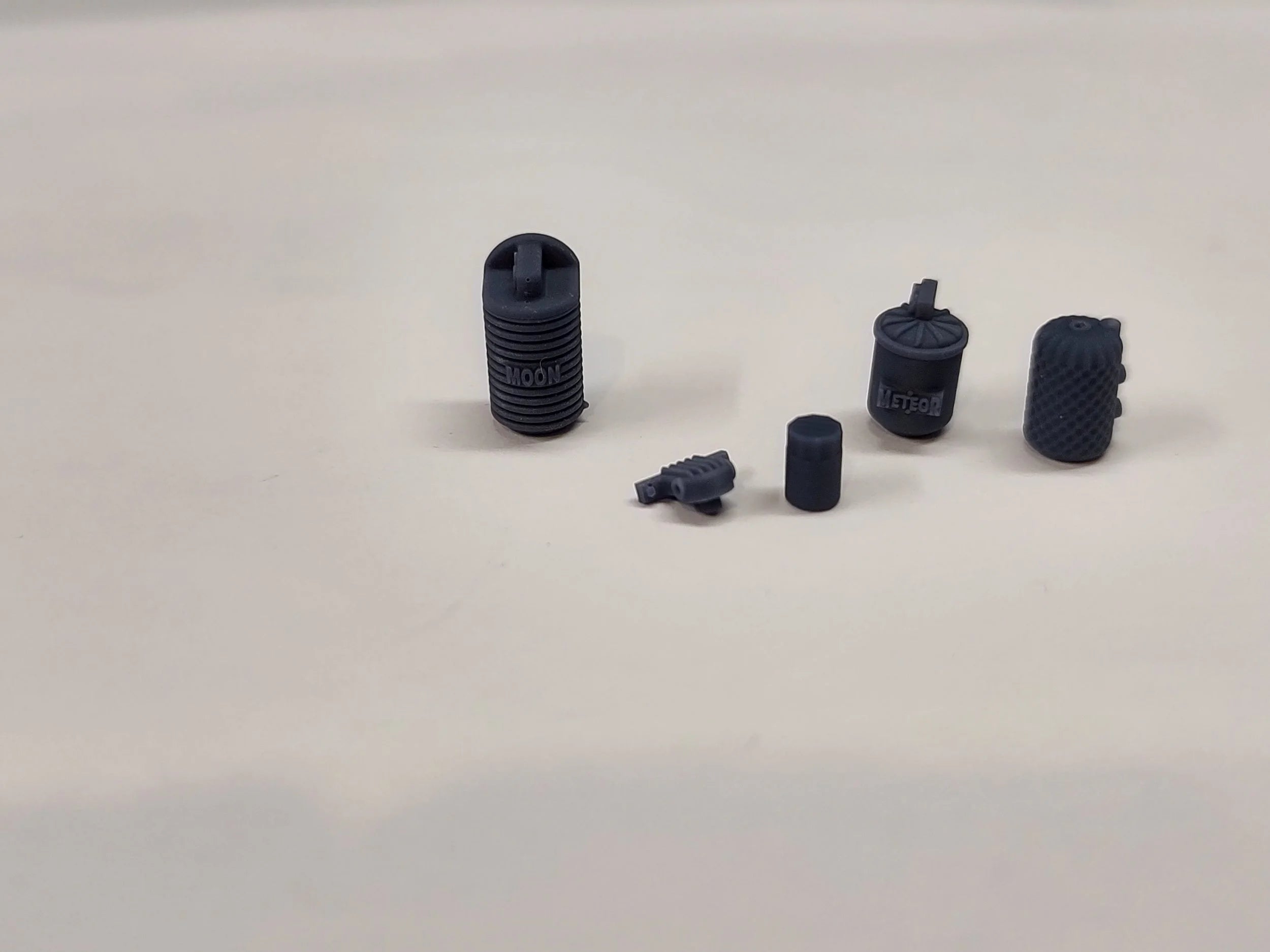 Hot Rod Style Remote Oil Filters and Fittings - 1/25 Scale Engine Parts