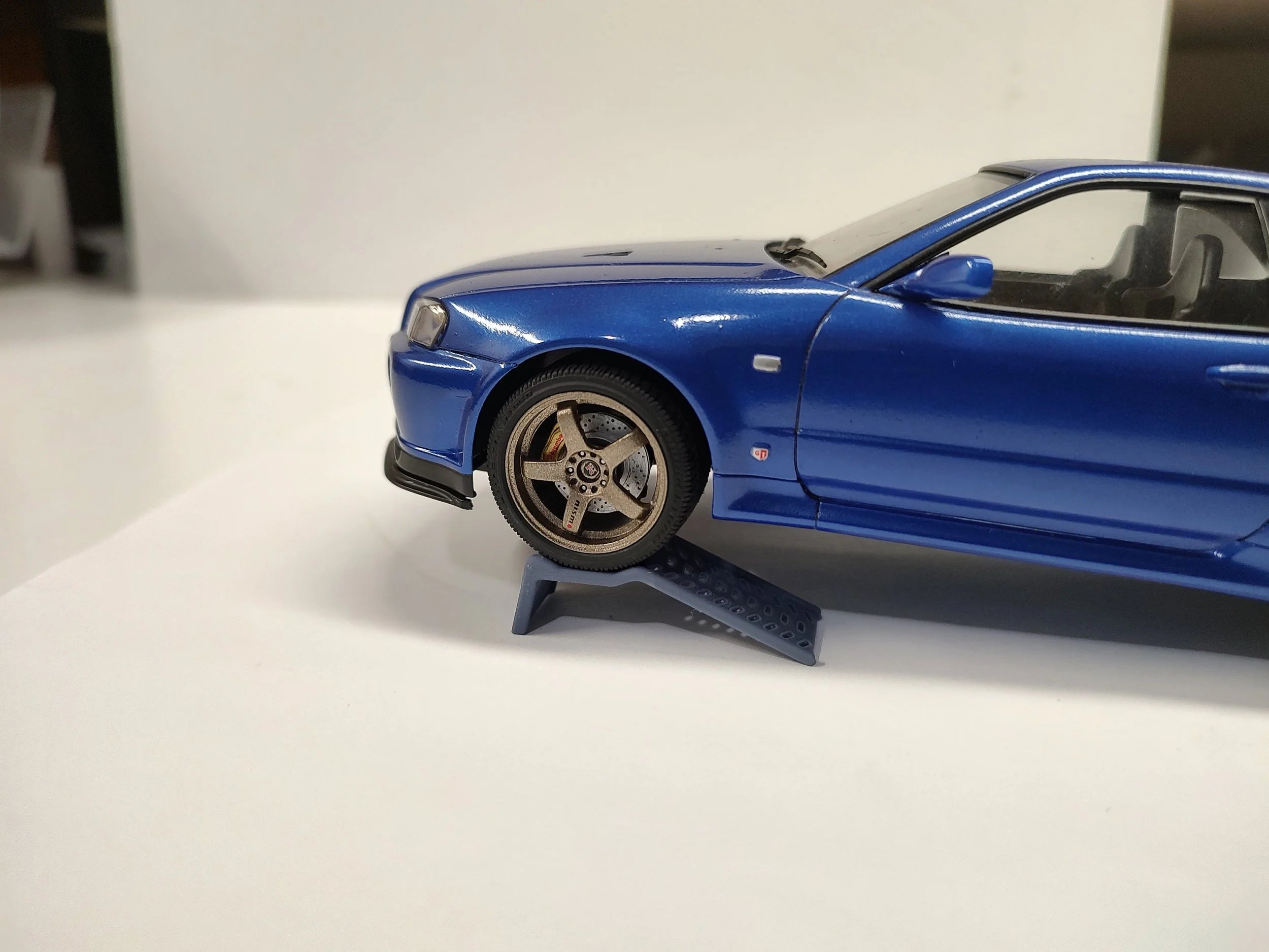 Drive On Ramps and Wheel Chocks - image 5