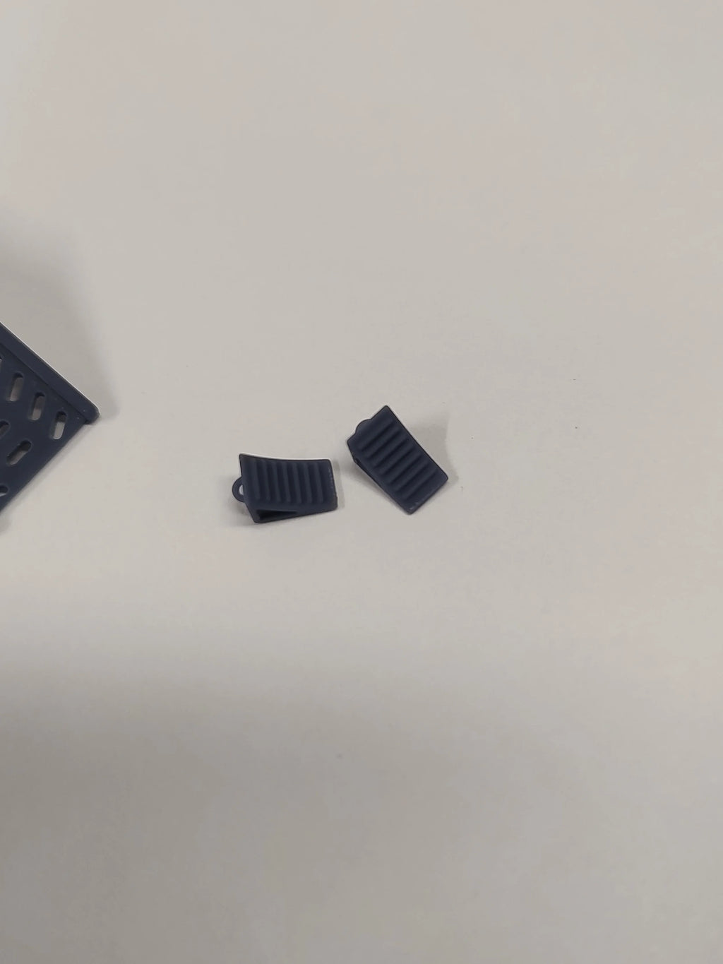 Drive On Ramps and Wheel Chocks - image 4