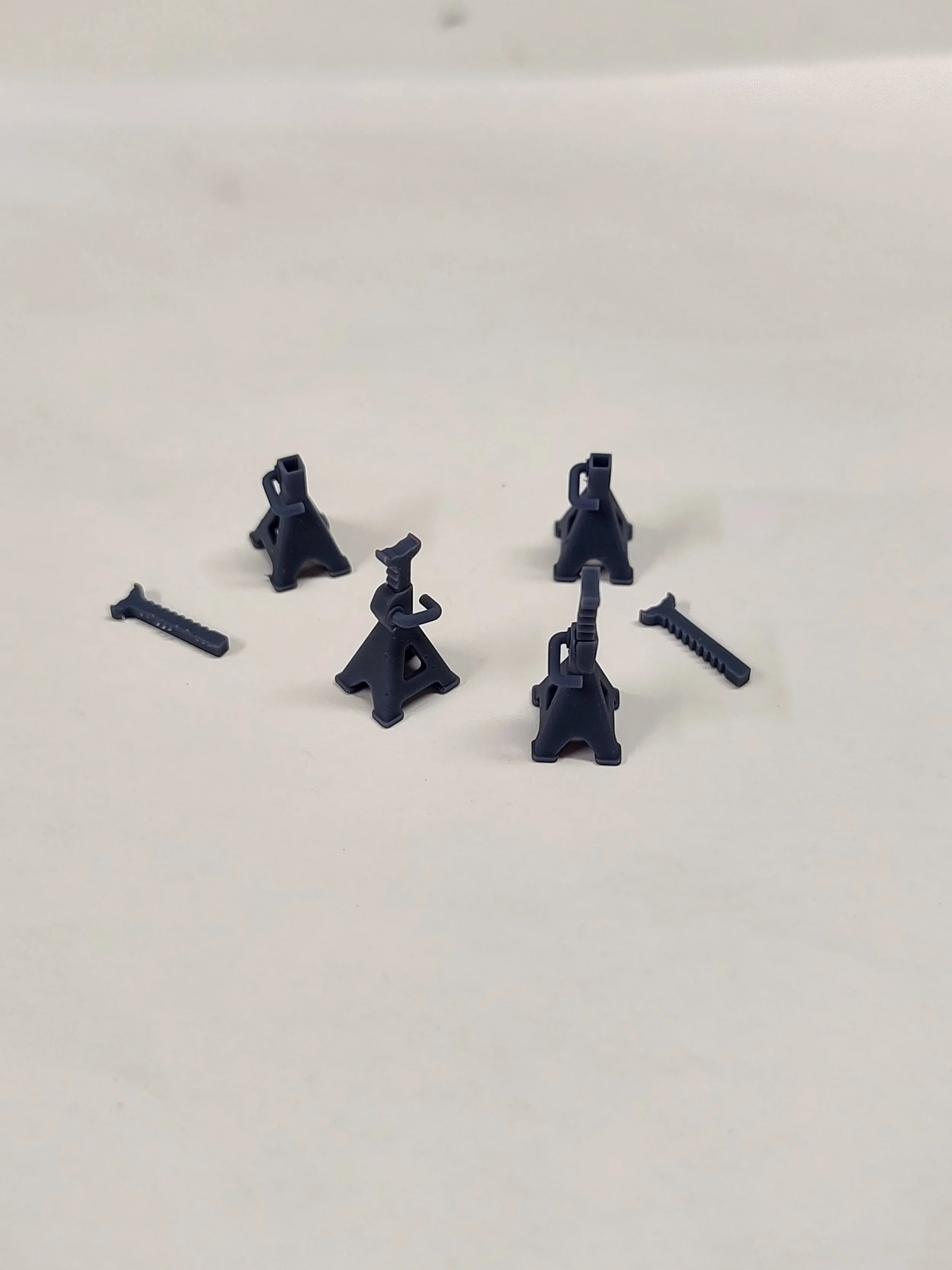 1/25 Scale Multi Piece Jack Stands - 1/25 Scale Diorama, Garage and Tools