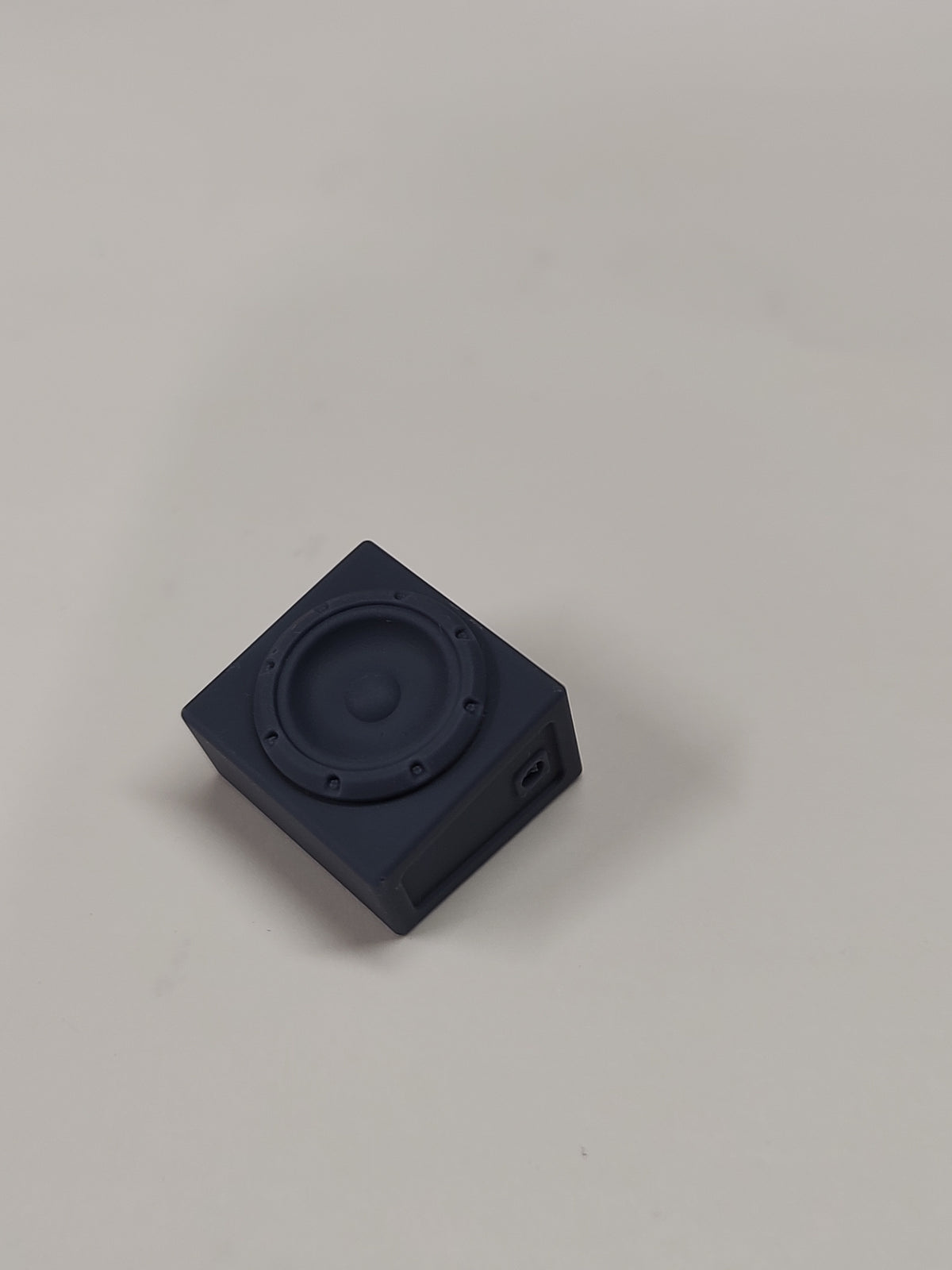 1/25 Speaker Boxes with 12 inch Subwoofers